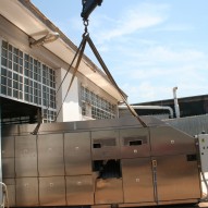 Imballo di macchinario per la produzioni di coni gelato, con casse pannellate ISPM15 e sacco in accoppiato barriera.